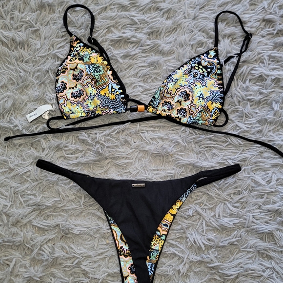 Black Textured Bikini Set - Picture 3 of 6